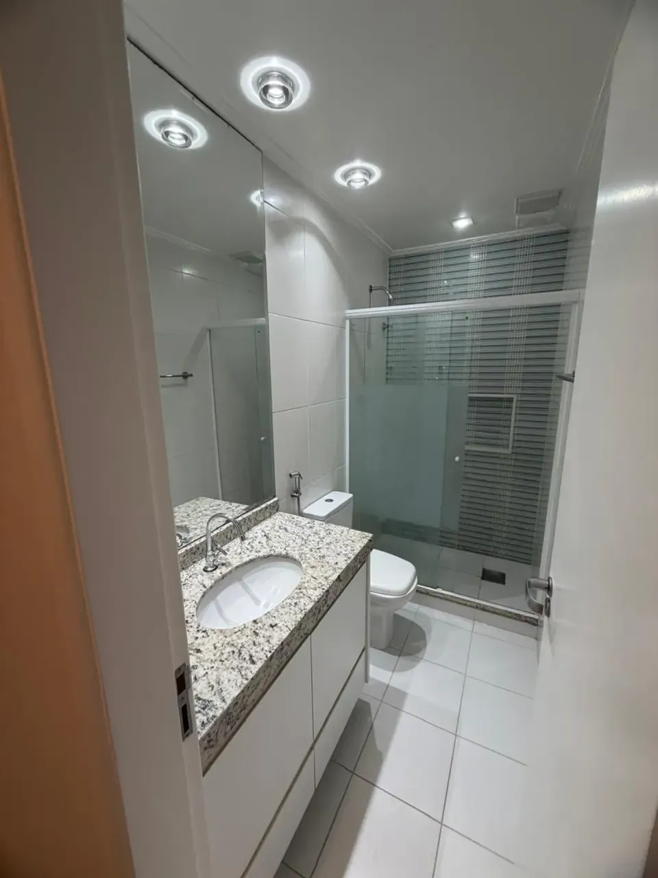 Apartamento mobiliado com 3 quartos e 3 banheiros — photo 10