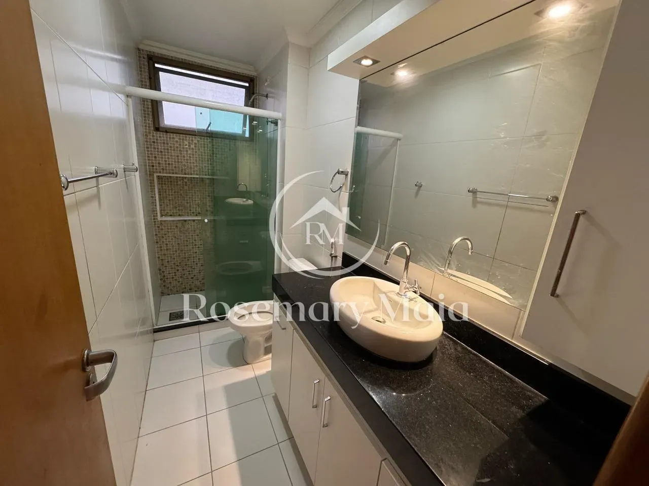 Home office in a 3-bedroom apartment, 135 m² — photo 11