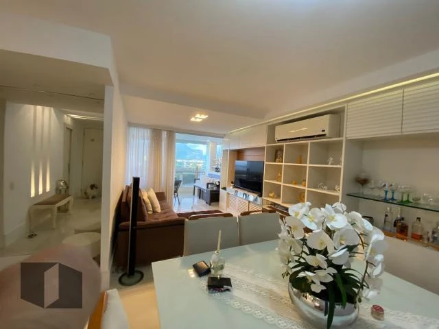 2-bedroom apartment with a water view in Rio de Janeiro