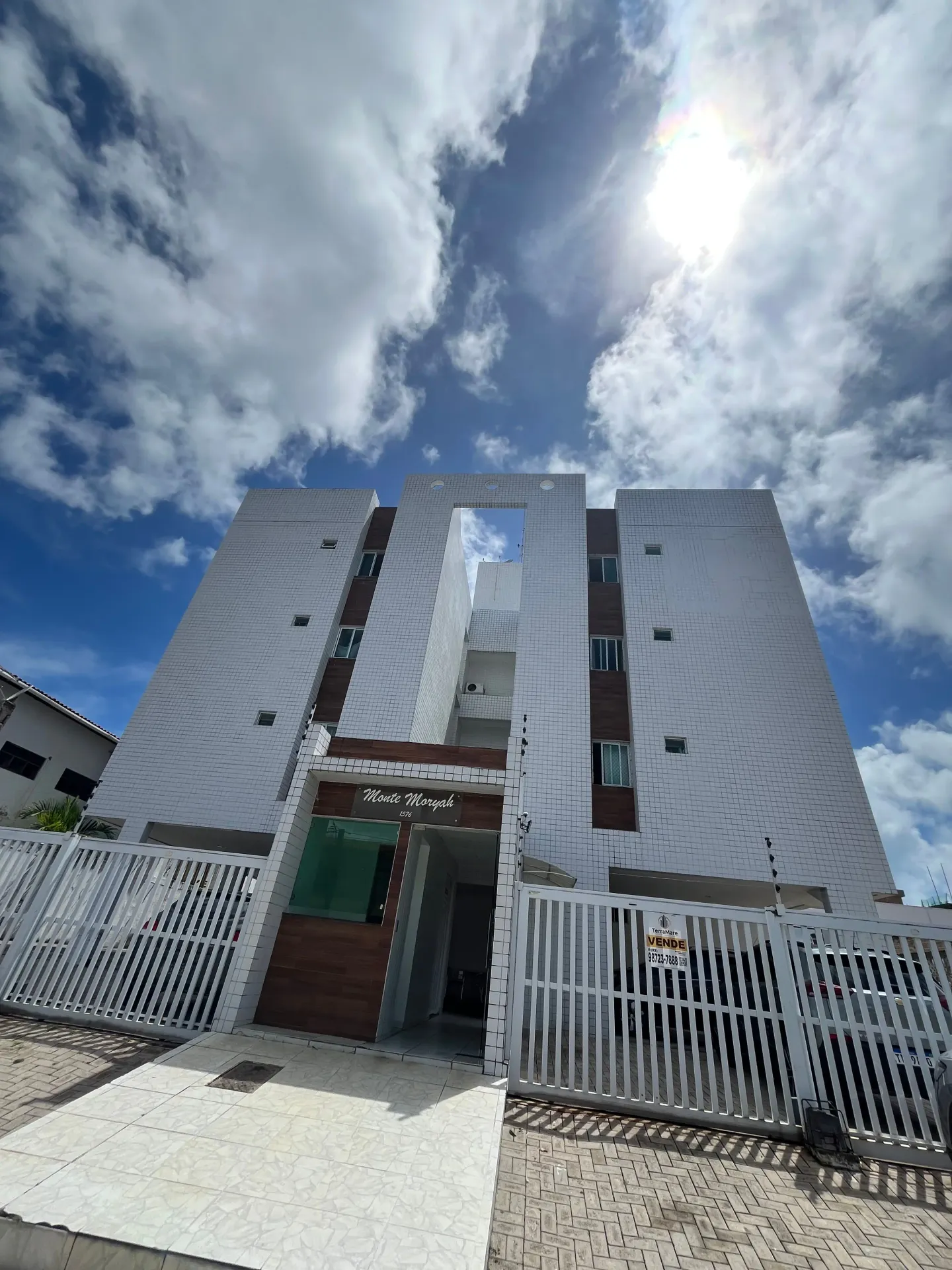 Квартира 75 м² з 3 кімнатами та 1 спальнею з ванною