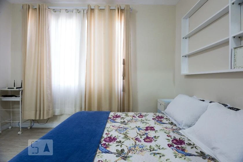 Furnished studio with open-plan kitchen and gas stove — photo 9