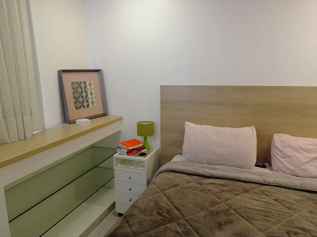 2-bedroom apartment in a building with a gym — photo 15