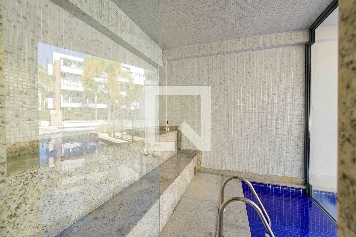 Apartamento mobiliado com 4 quartos e 4 banheiros — photo 71