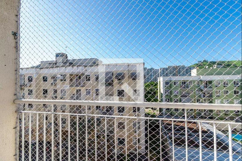 2-bedroom apartment in a building with a pool — photo 47
