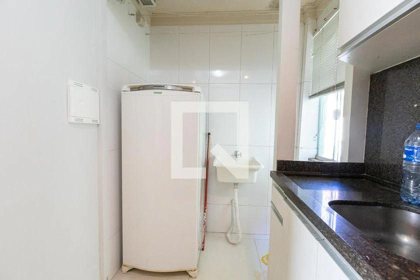 Wood or laminate floors in a 2-bedroom apartment, 60 m² — photo 6