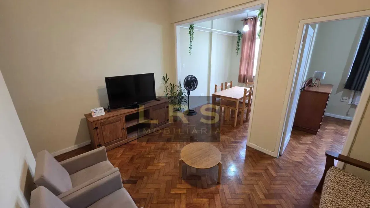 Furnished apartment with 3 bedrooms and a separate kitchen