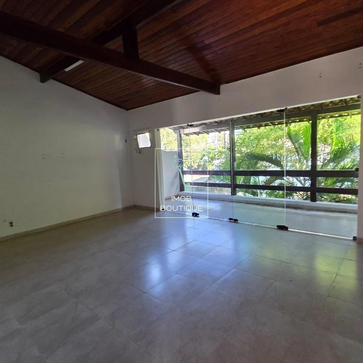 Duplex house with 5 bedrooms and laundry washing machine — photo 11