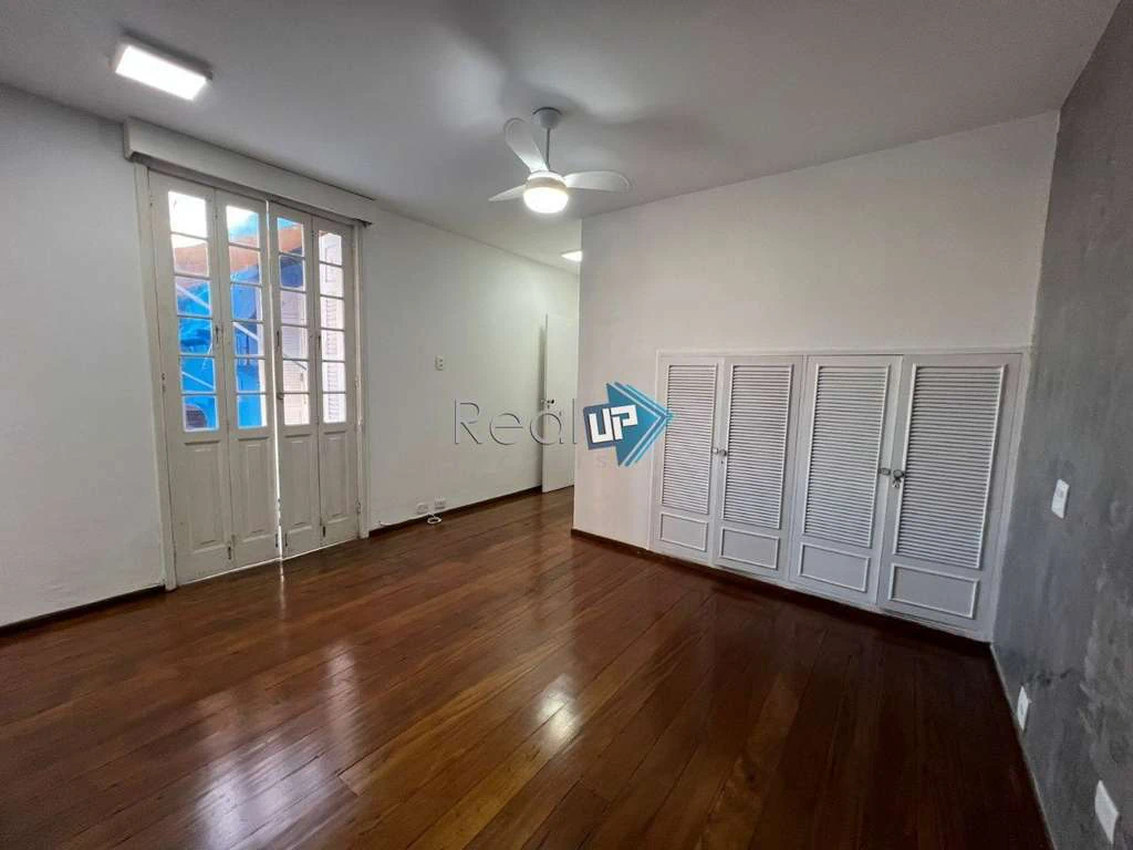 2-bedroom apartment with a glazed balcony — photo 5
