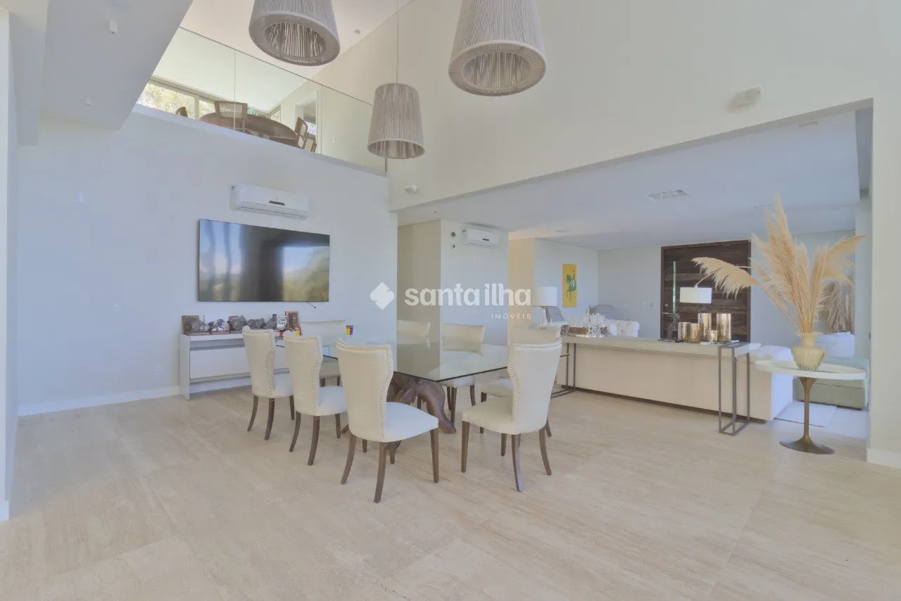 House with 6 en-suite bedrooms and 8 bathrooms, 1350 m² — photo 2