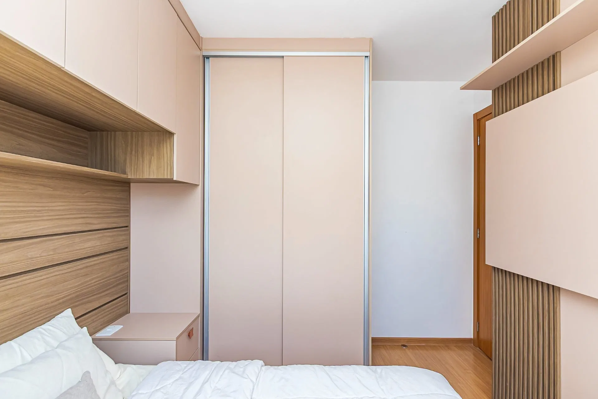 42 m² apartment with a home office and a washing machine — photo 16