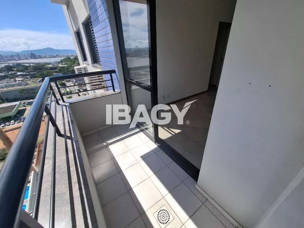 Apartamento de 3 dormitorios con balcón y 1 plaza — photo 3