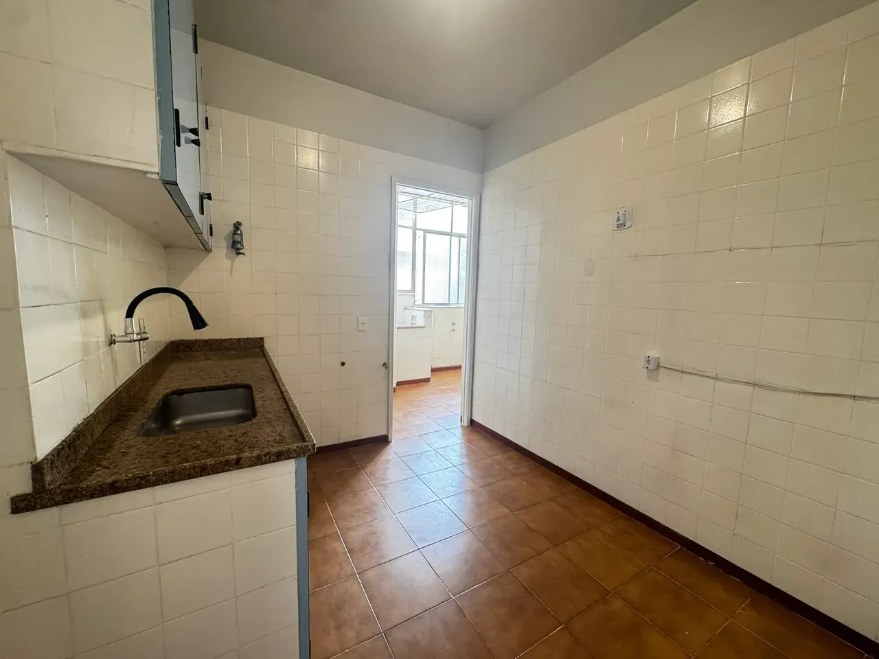 Apartment, 80 m², with wood or laminate floors — photo 2