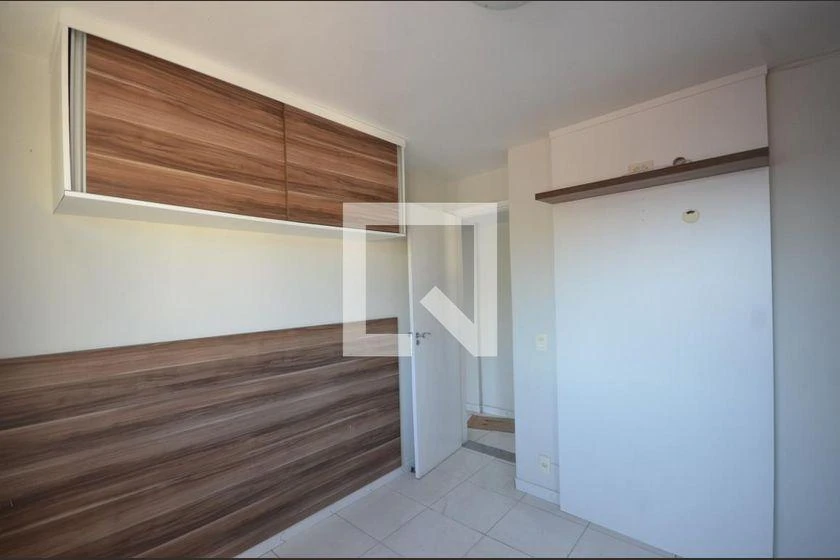 2-bedroom apartment with a glass shower box and pets allowed — photo 24