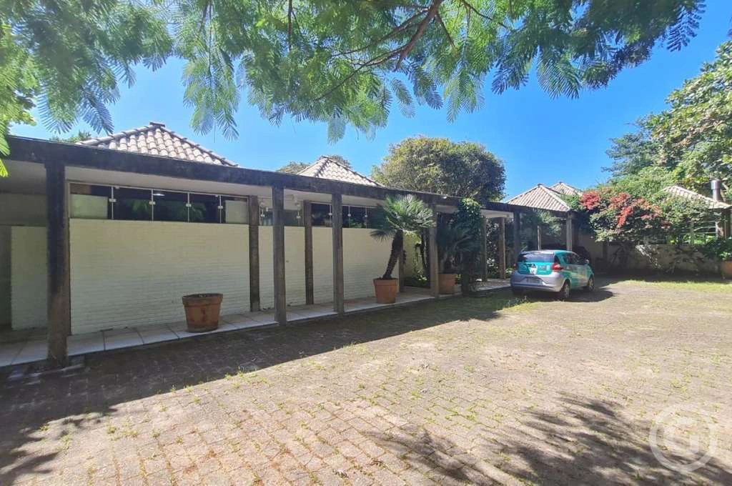 Furnished house with 4 en-suite bedrooms and 370 m² — photo 2