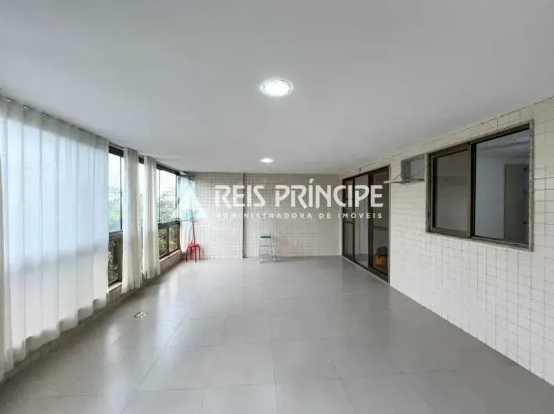 3-bedroom apartment with 3 bathrooms and 2 parking spots — photo 3