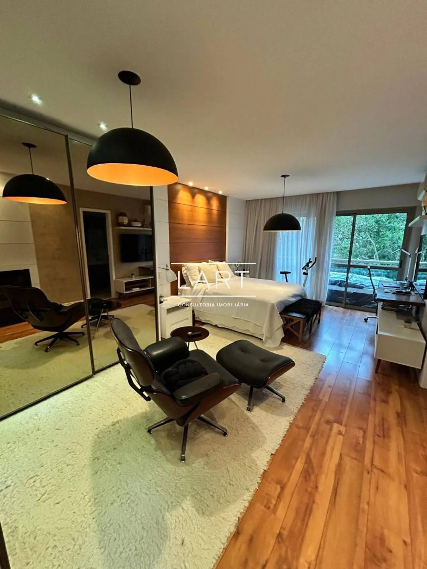 Apartment with 4 en-suite bedrooms and 260 m², glass balcony — photo 3