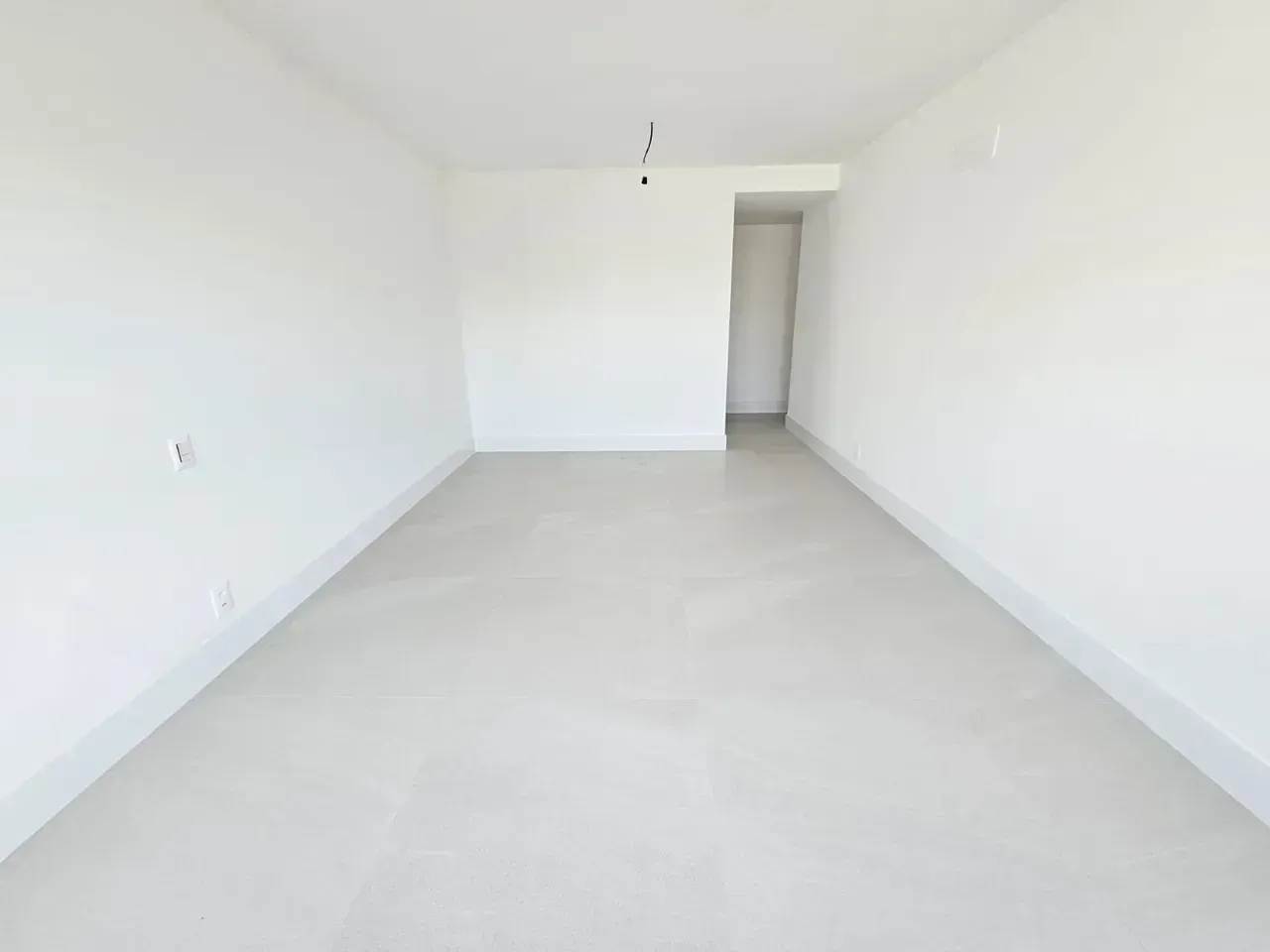 Apartment with open-plan kitchen and 4 bedrooms — photo 13