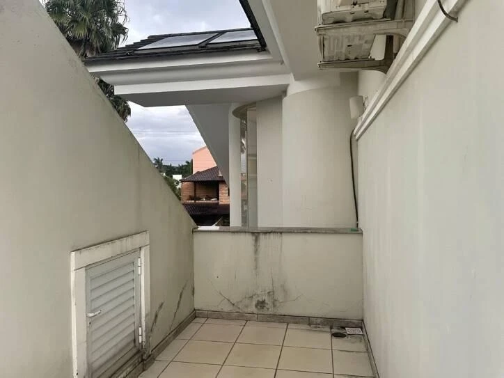 Ванна та 4 спальні: будинок 258 м² — photo 21