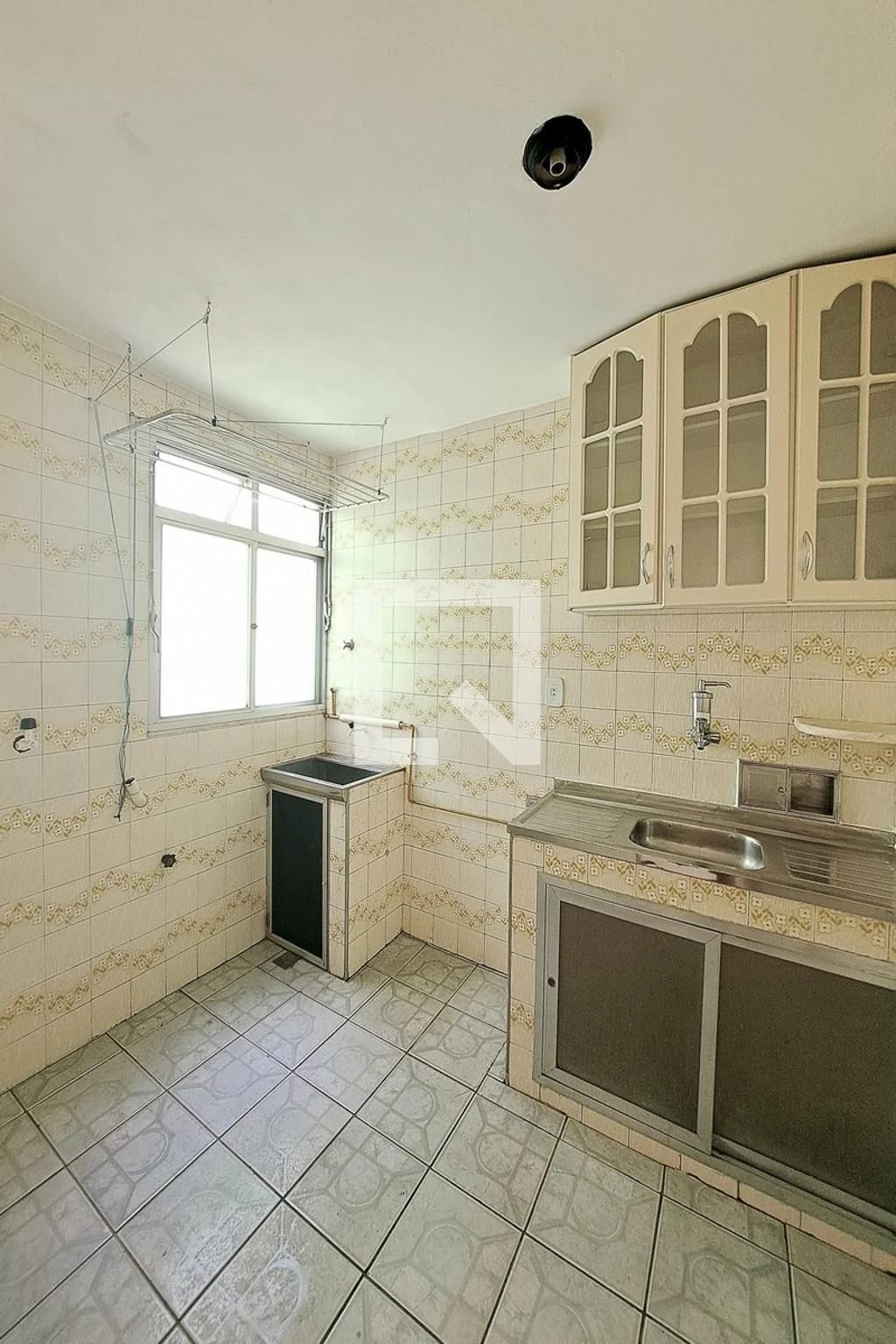 2-bedroom apartment in a building with a gym — photo 2