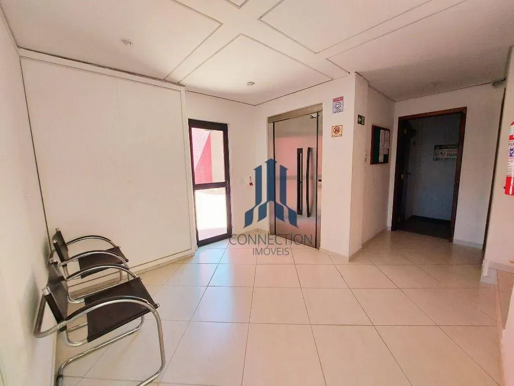 Apartment on the 3rd floor with a glass-enclosed balcony — photo 6