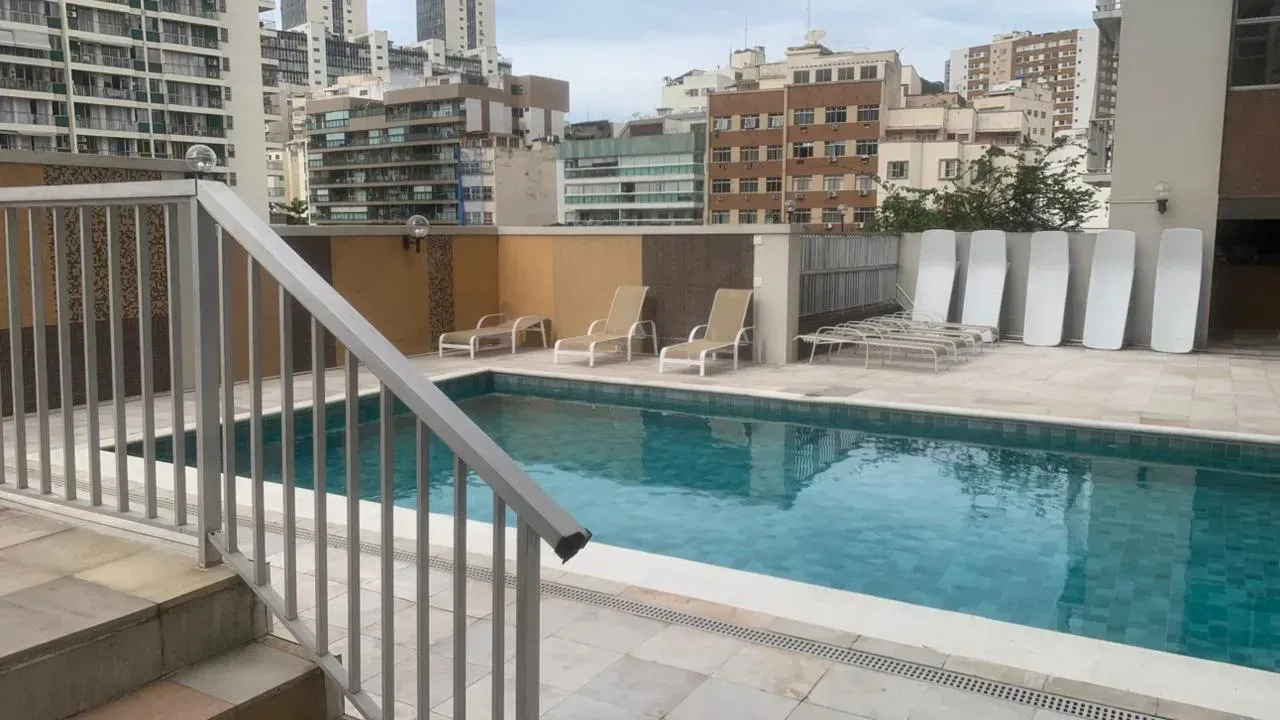 Apartamento mobiliado com cozinha fechada e 120 m² — photo 20