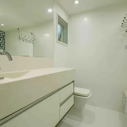 5-bedroom house with a bathtub in Rio de Janeiro — photo 9