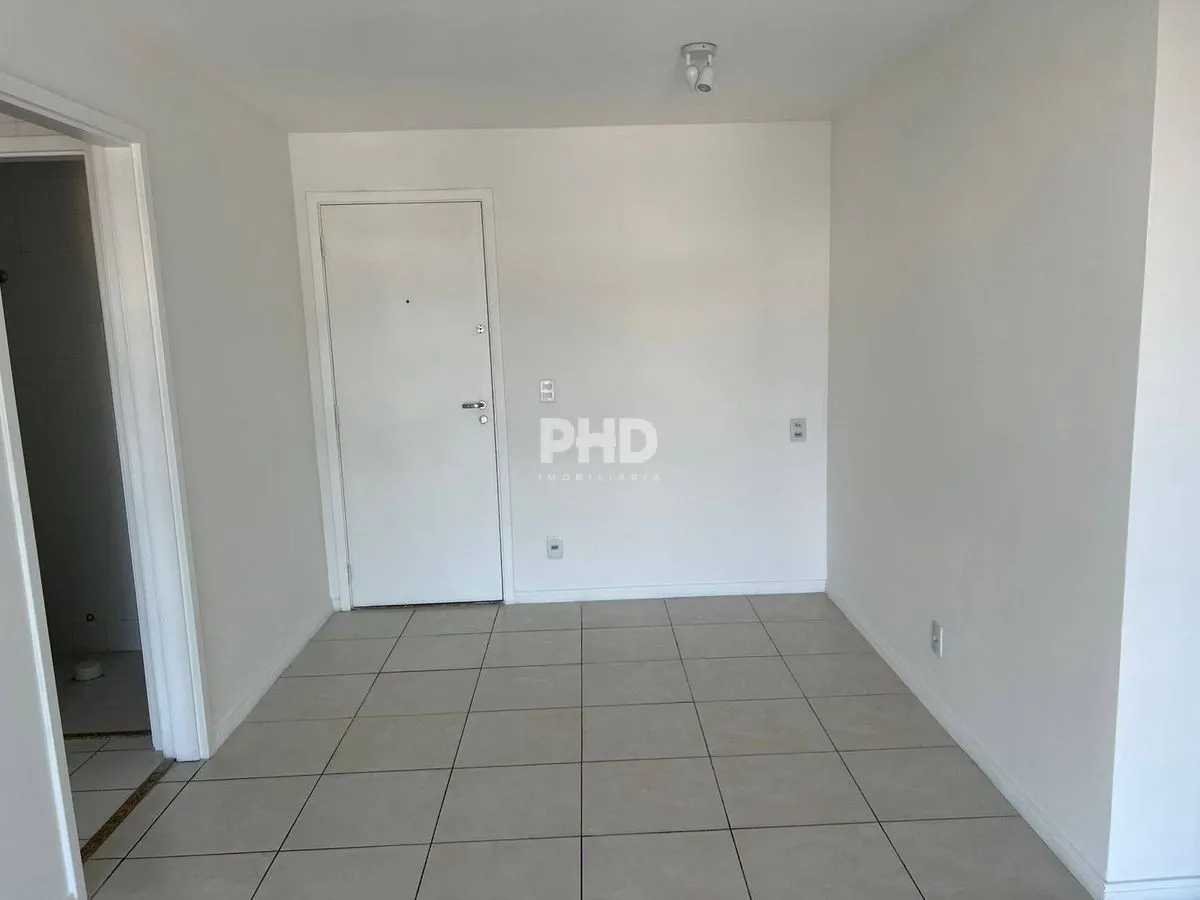 2-bedroom apartment with 1 en-suite bathroom and balcony — photo 17