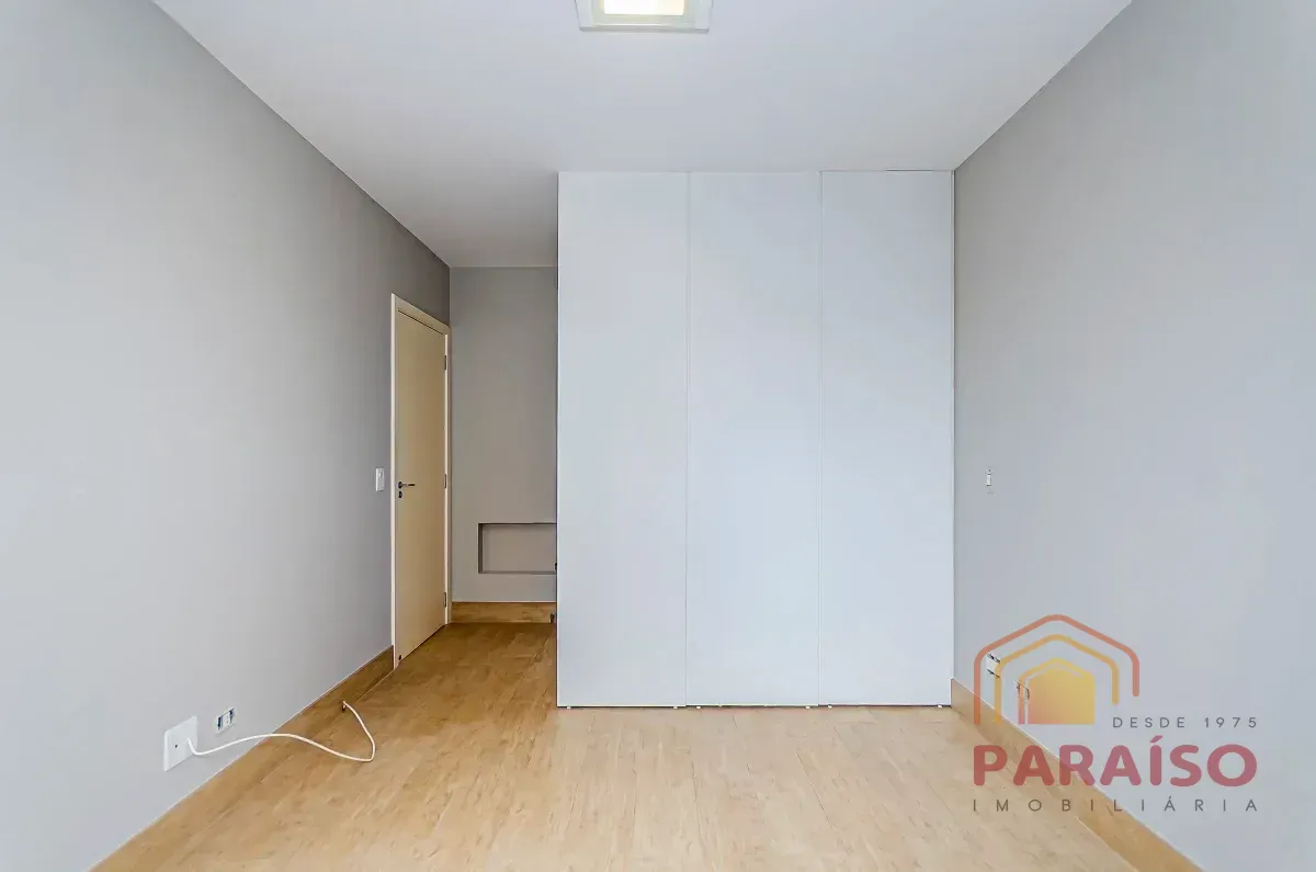 3-bedroom apartment in a building with a gym — photo 25