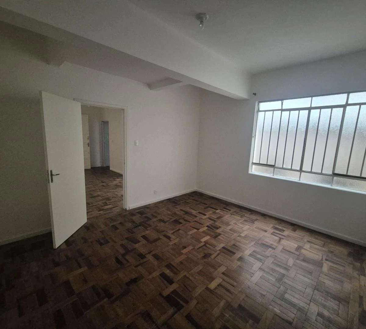 Apartment, 38 m², with wood or laminate floors — photo 7