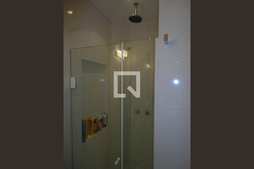 Furnished apartment with 4 bedrooms and 120 m² — photo 43