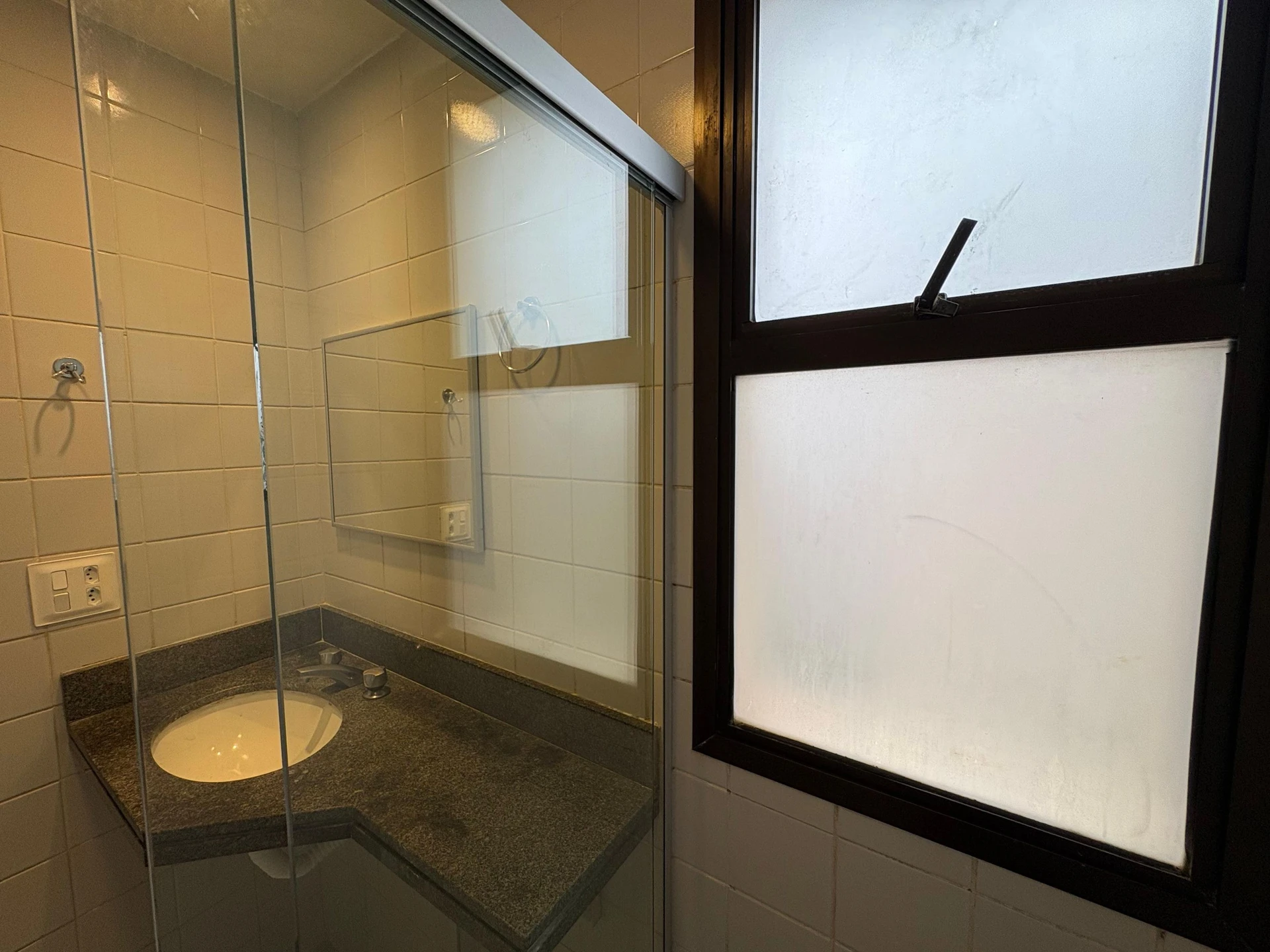 2-bedroom apartment with a glass-enclosed balcony — photo 27