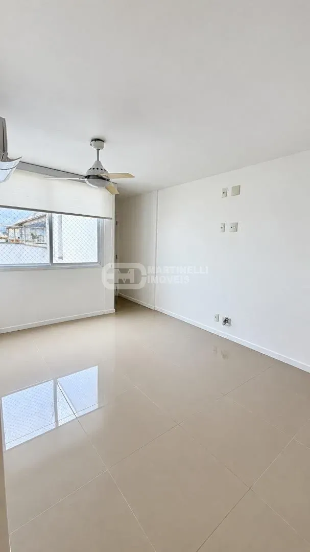 Balcony with a grill in a 3-bedroom apartment, 264 m² — photo 24