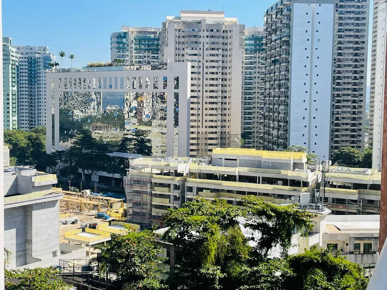 Apartamento com 2 suítes, varanda fechada e jardim privativo — photo 11