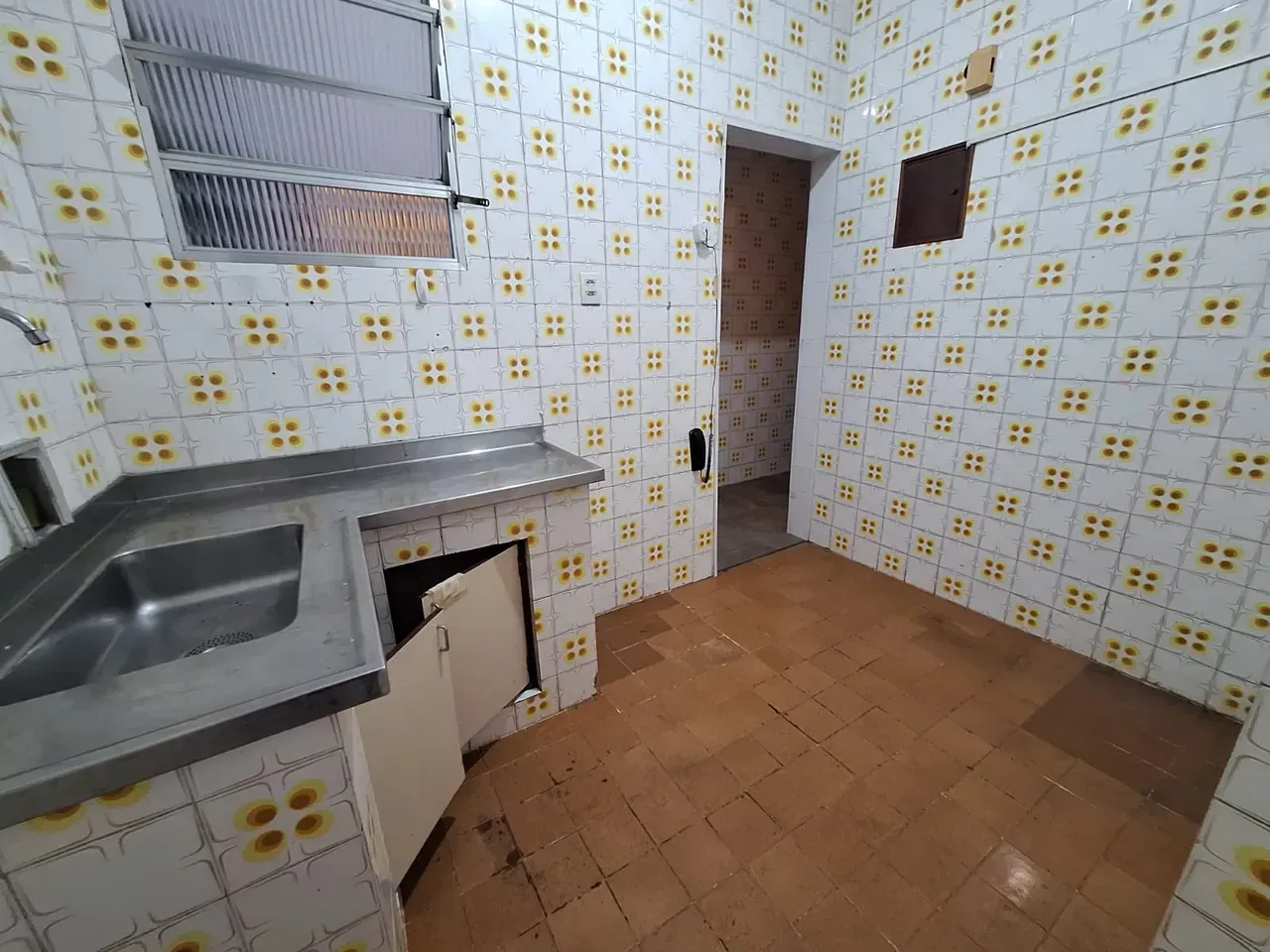 Apartment with 3 bedrooms and 3 bathrooms and separate kitchen — photo 2