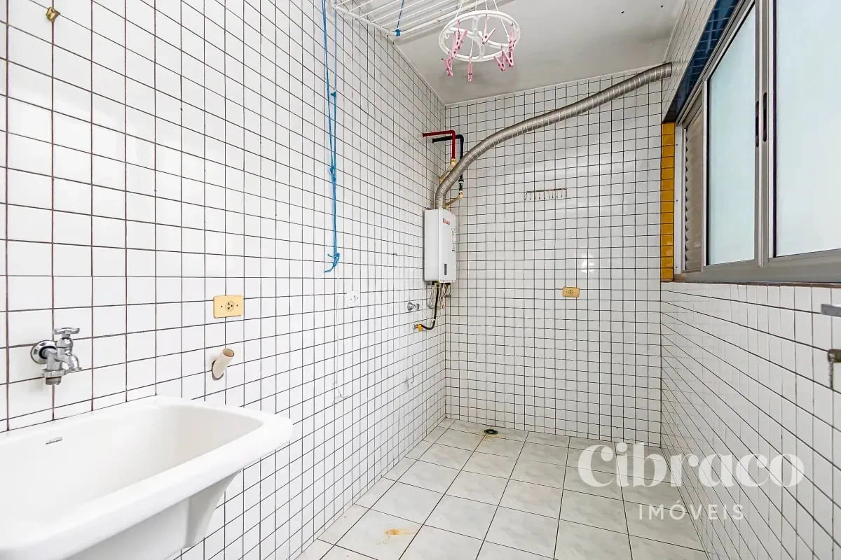 2-bedroom apartment with a home office in Curitiba — photo 6