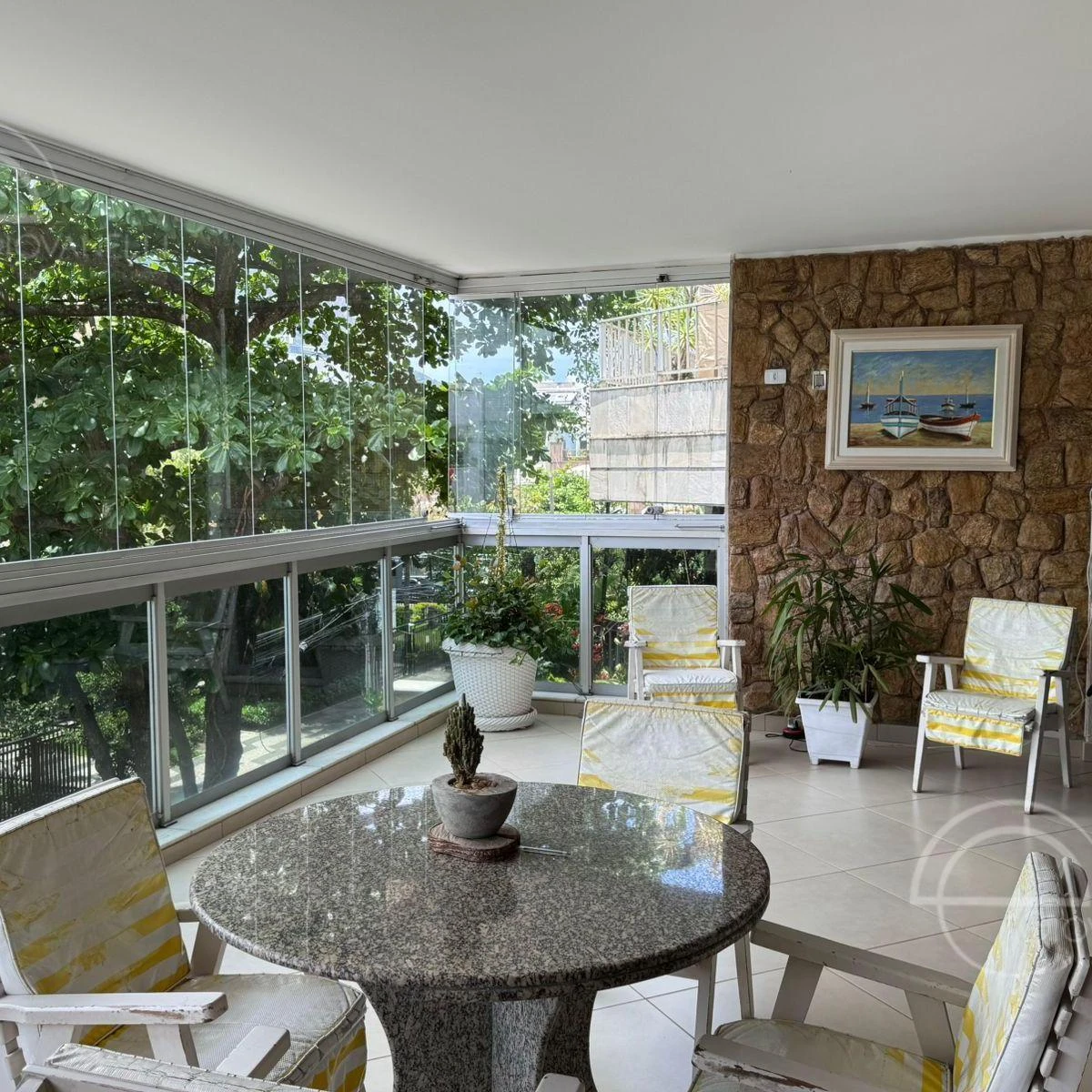 Furnished apartment, 162 m², with a grill on the balcony — photo 5