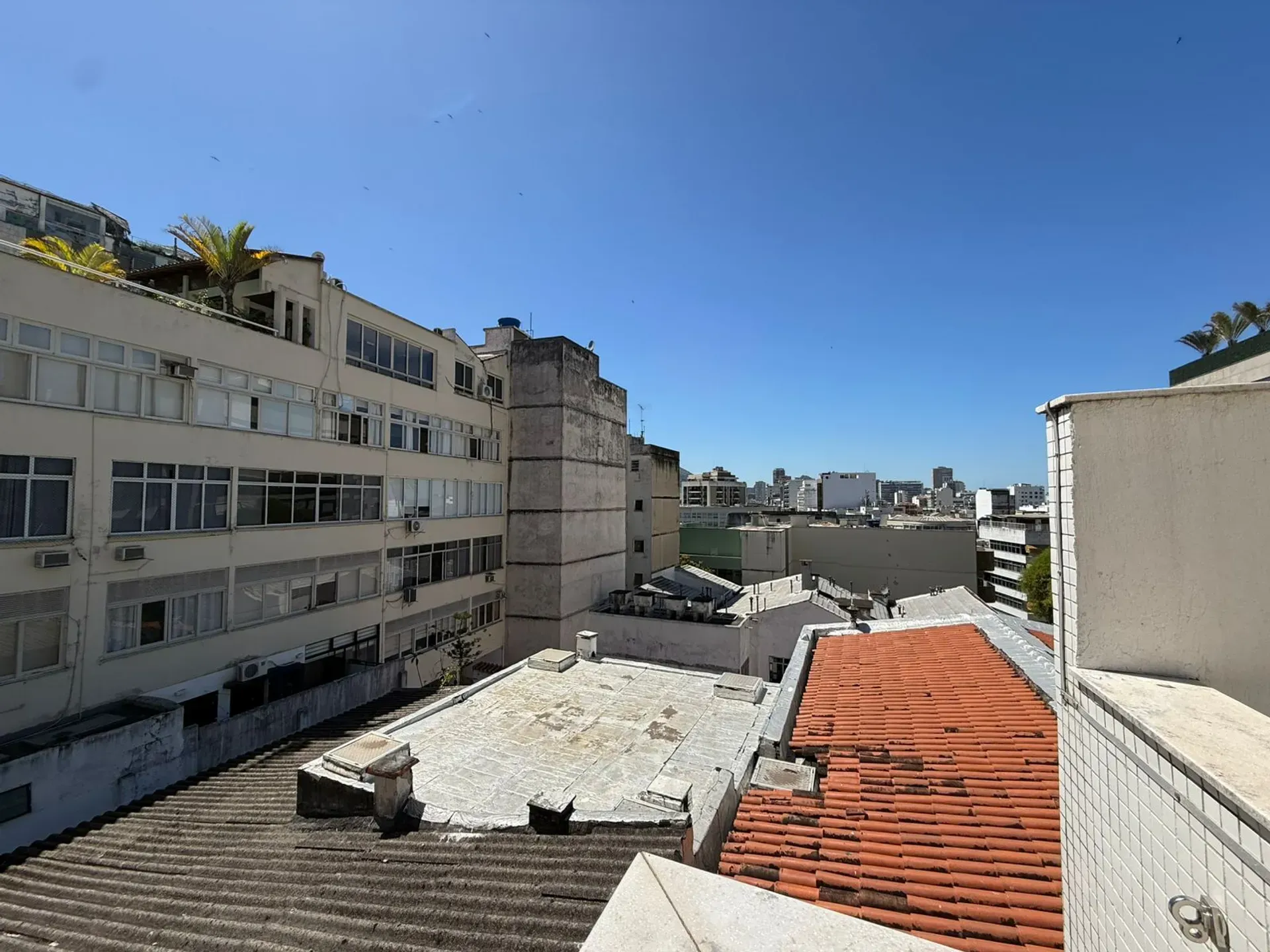 Apartment with balcony, 3 bedrooms and 2 parking spots — photo 37