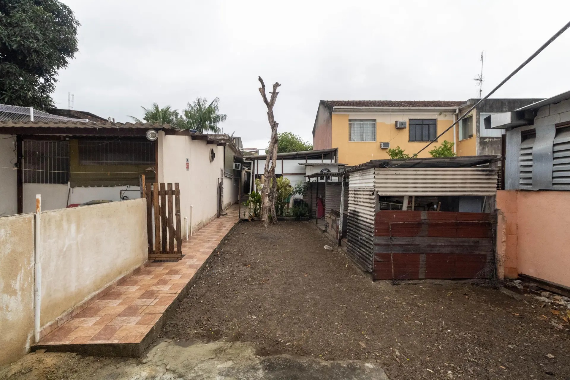 Casa amueblada con 6 dormitorios, 3 baños y jardín propio — photo 53