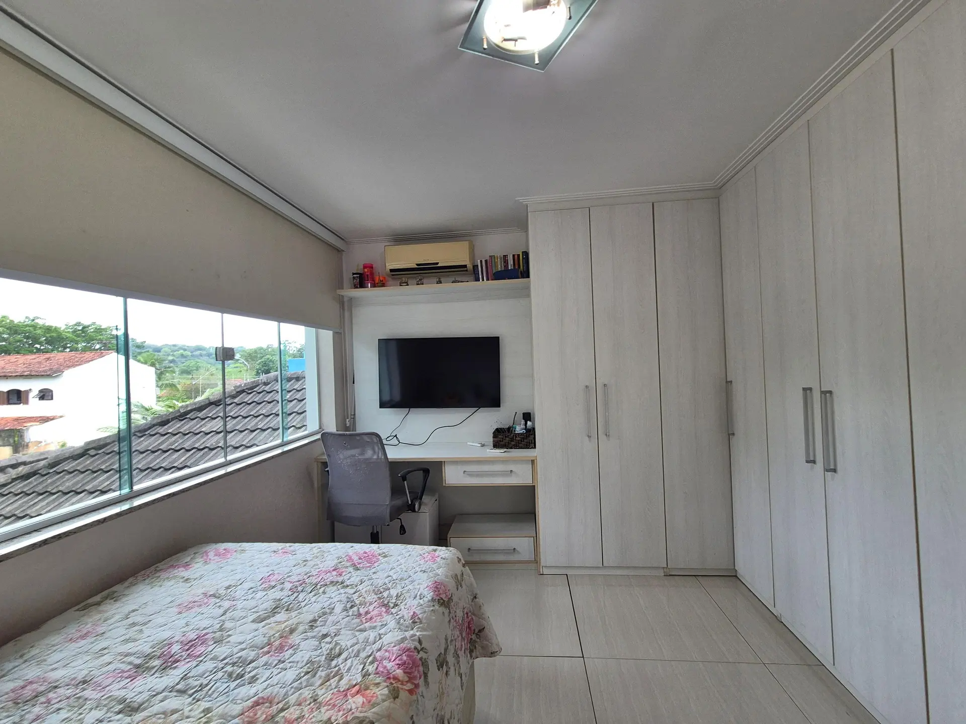 4 quartos e jacuzzi: casa de 318 m² — photo 49