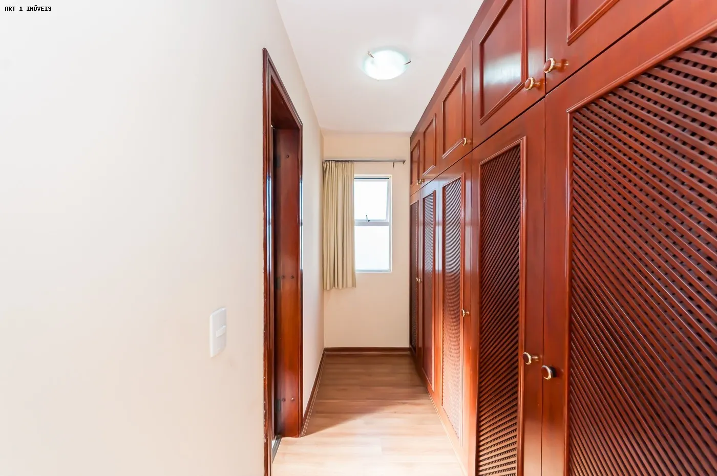Рабочее место и 3 спальни: квартира 100 м² — photo 24