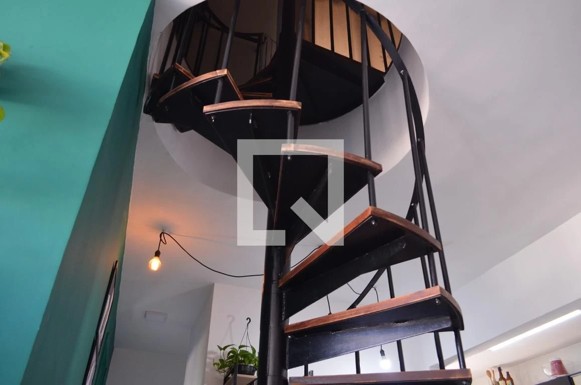 3-bedroom apartment in a building with a pool — photo 2