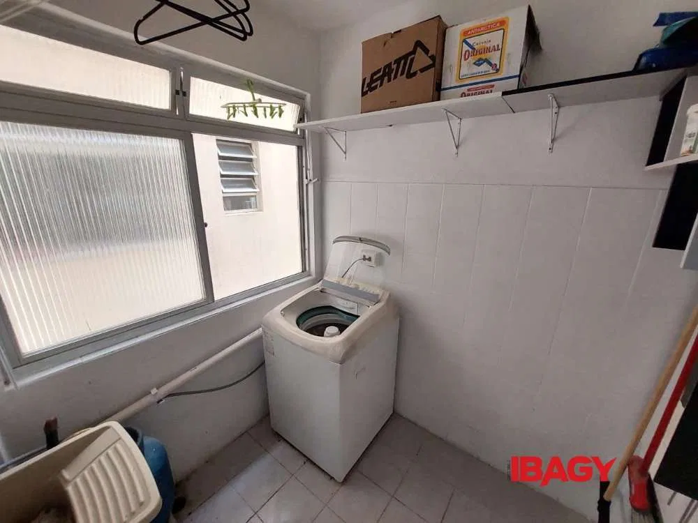 3-bedroom apartment with a washing machine — photo 18