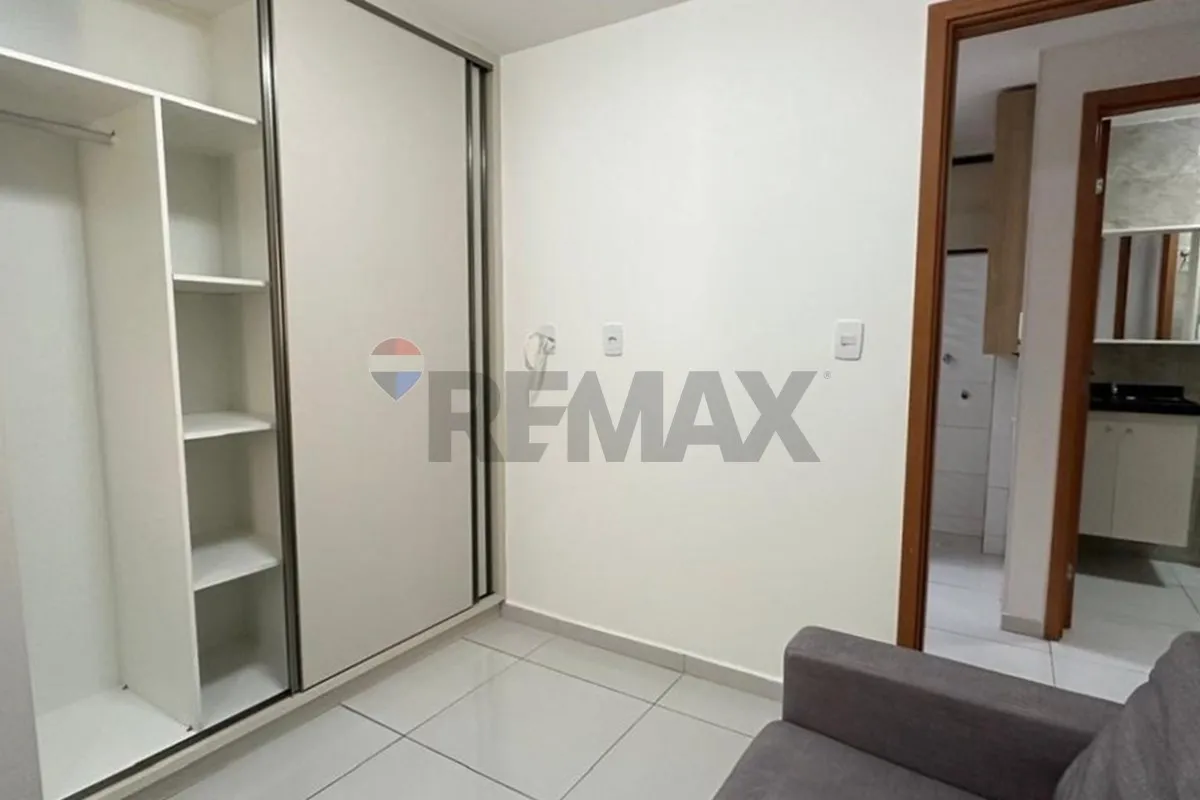 Home office in a 2-bedroom apartment, 43 m² — photo 6