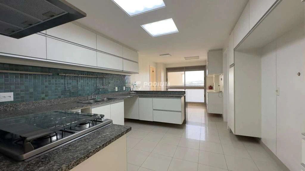 Apartment with 4 en-suite bedrooms and 260 m² plus balcony — photo 10