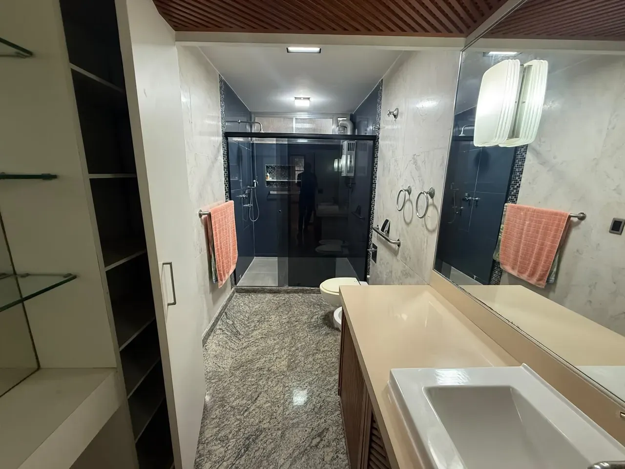 3-bedroom apartment with a water view in Rio de Janeiro — photo 12