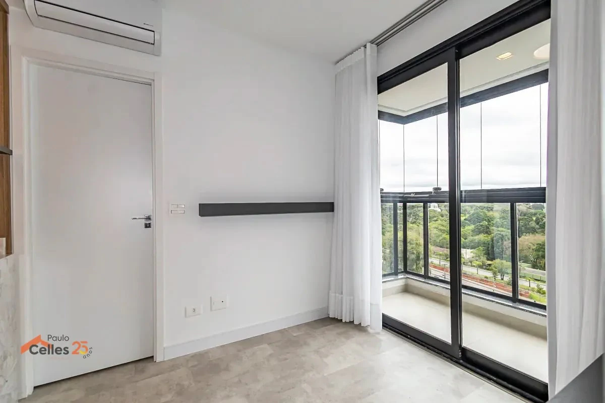 Засклений балкон та 2 спальні: квартира 47 м² — photo 24