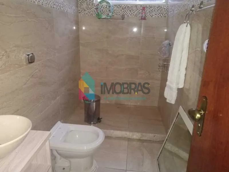 Furnished 3-bedroom apartment with a balcony — photo 28