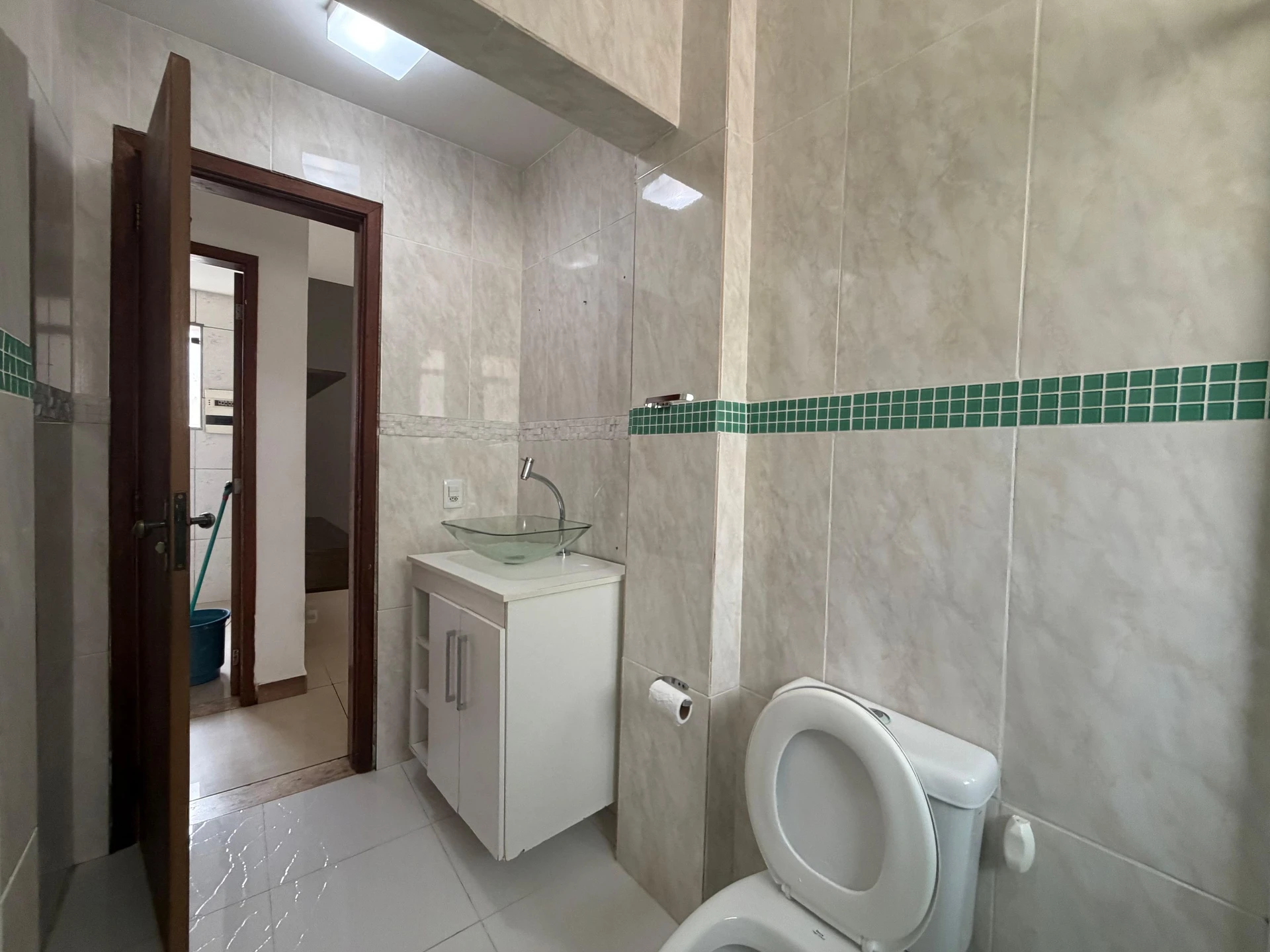One-bedroom house with a washing machine — photo 2