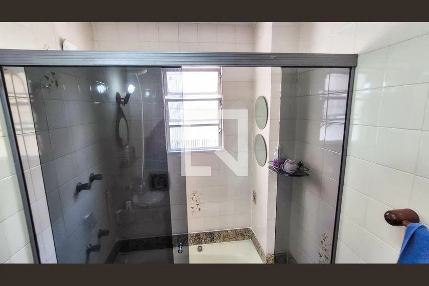 3-bedroom apartment with a bathtub — photo 22