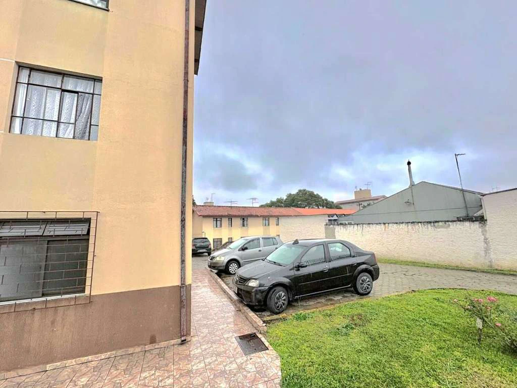 3-bedroom apartment on 2nd floor with no parking — photo 4